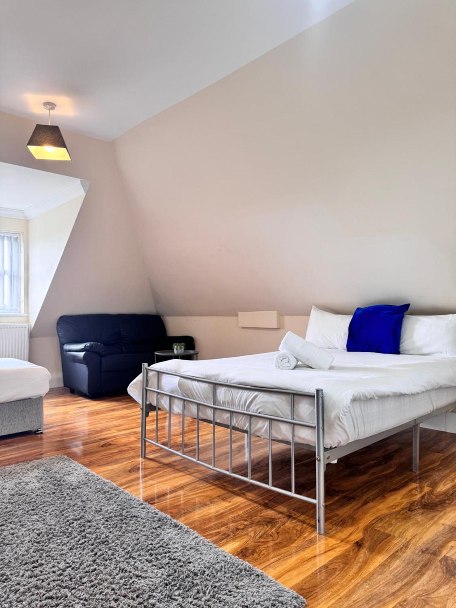 Relaxing Airport Rooms Stanwell Екстер'єр фото