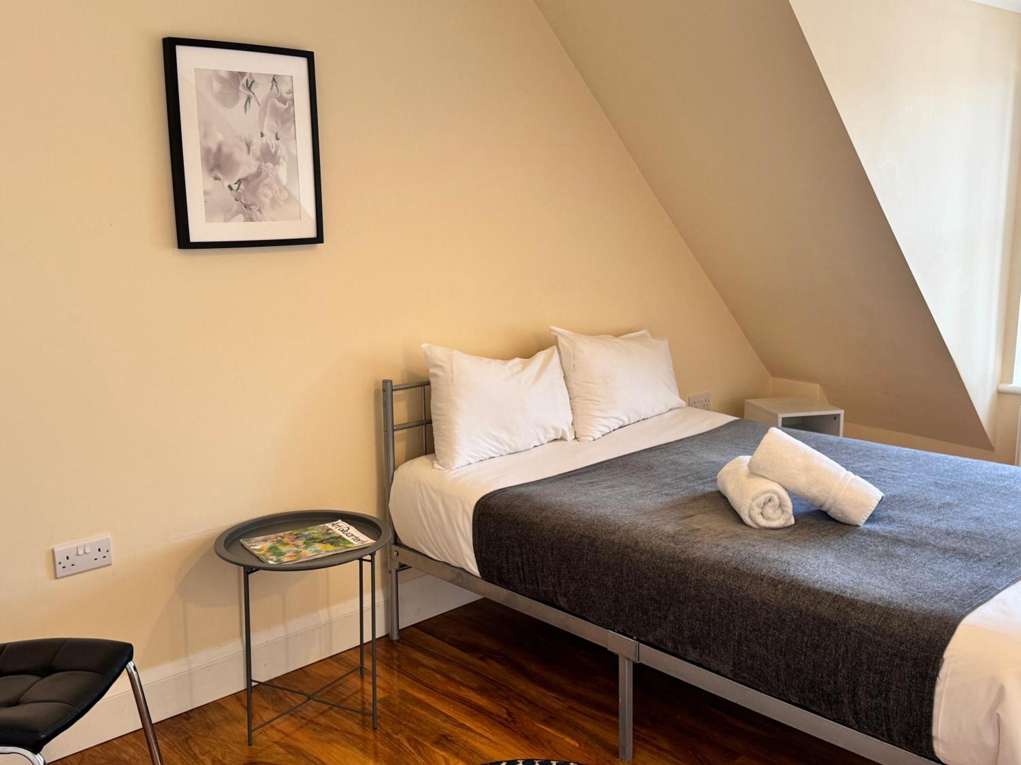 Relaxing Airport Rooms Stanwell Екстер'єр фото