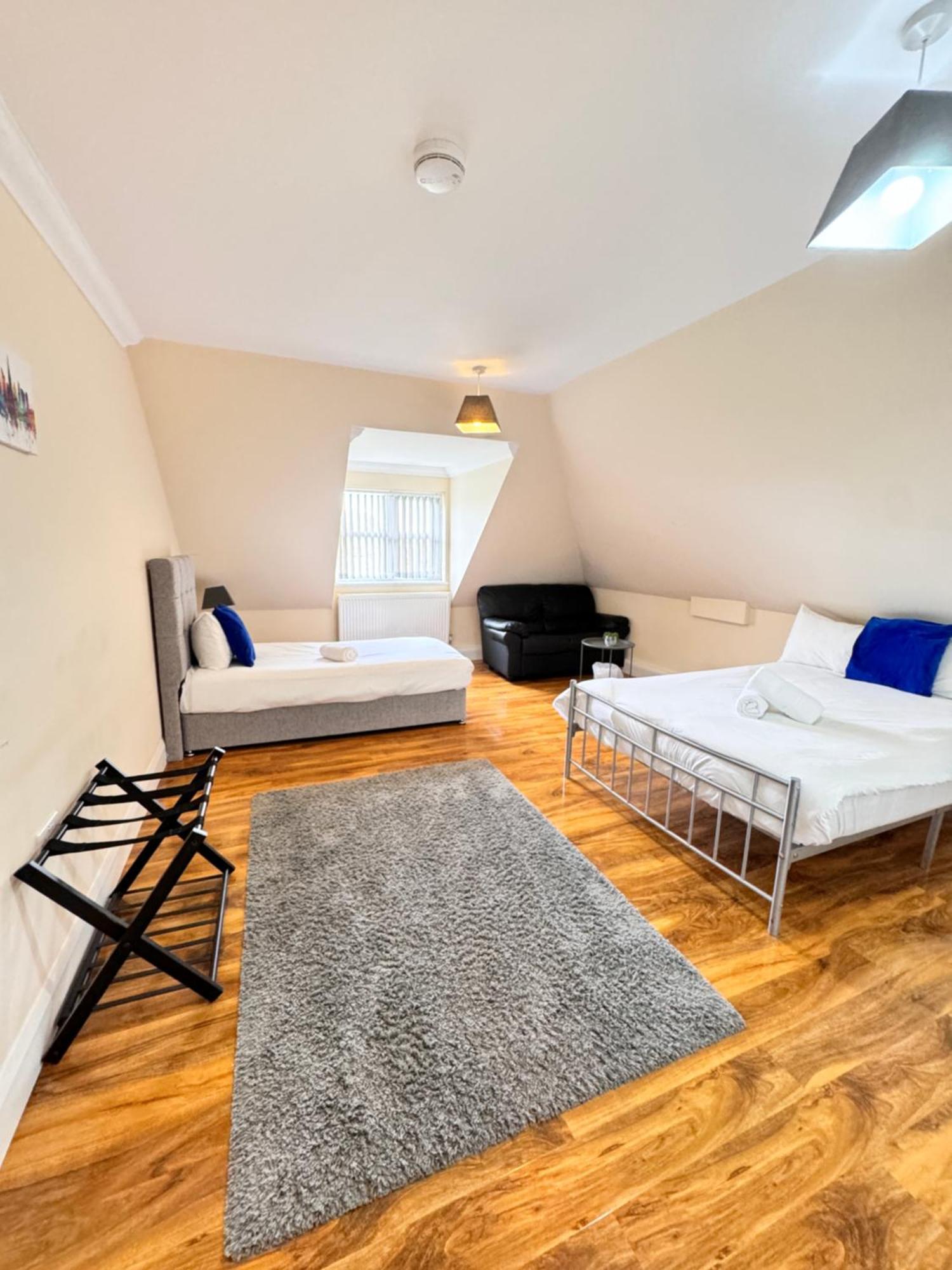 Relaxing Airport Rooms Stanwell Екстер'єр фото