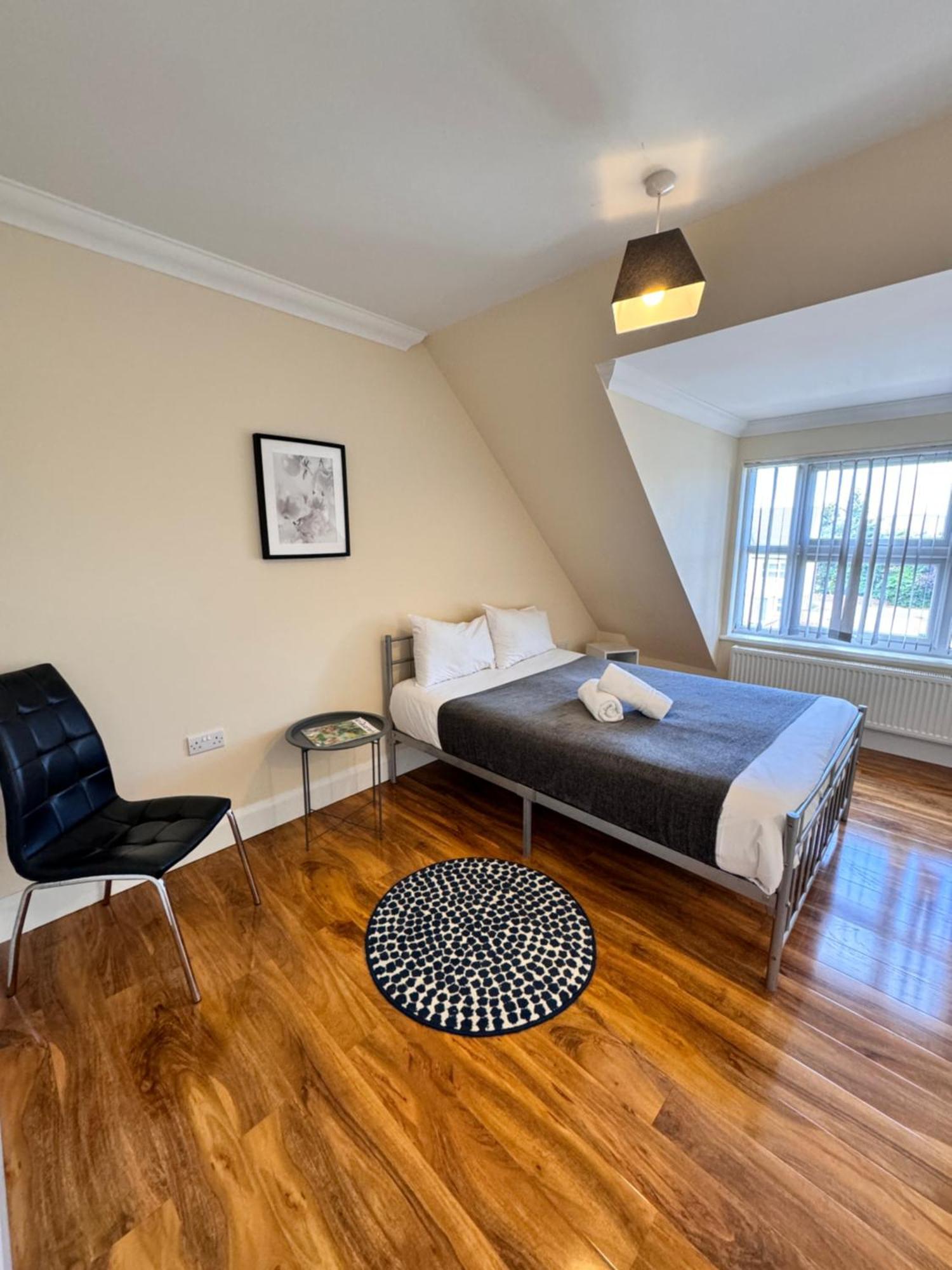 Relaxing Airport Rooms Stanwell Екстер'єр фото